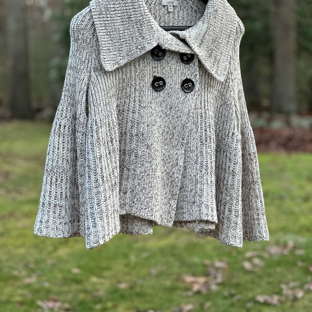 Cache  Buttoned Brown /White  Sweater Cape- Sophisticated Eye catching Style - Picture 16 of 16
